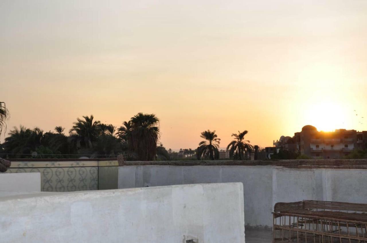 White Villa Luxor Exteriör bild