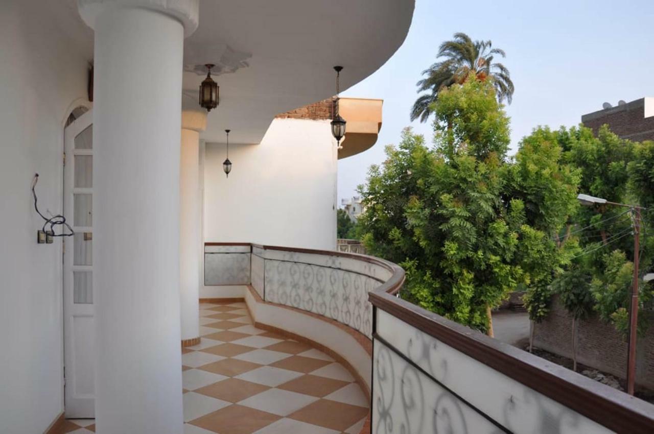 White Villa Luxor Exteriör bild